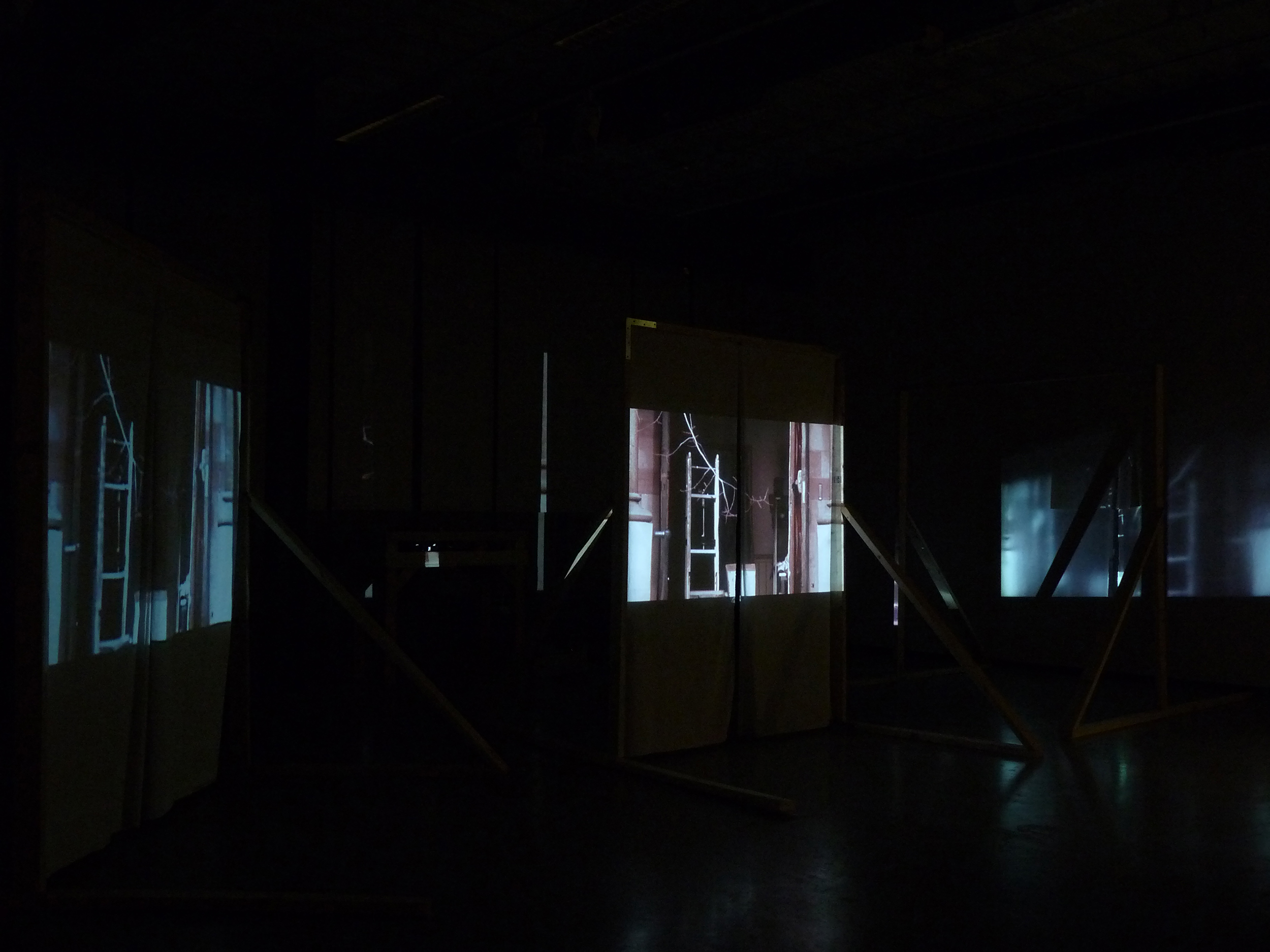 to walk through a doorway while turning a corner - image 4